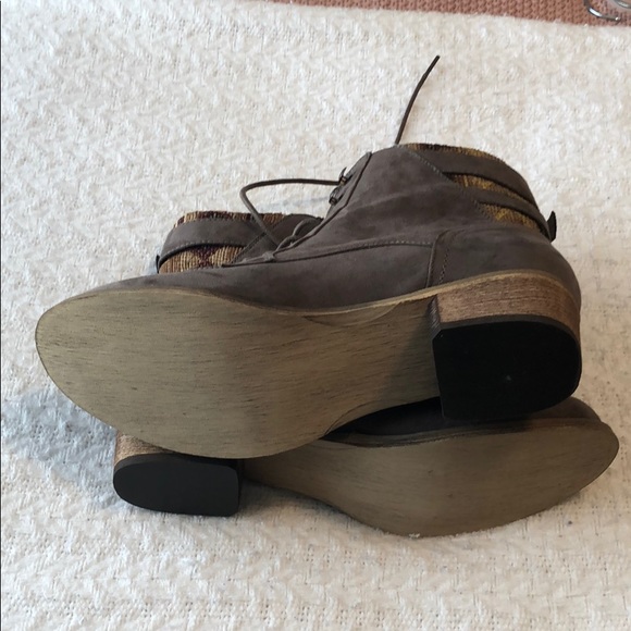 Booties - Picture 5 of 5